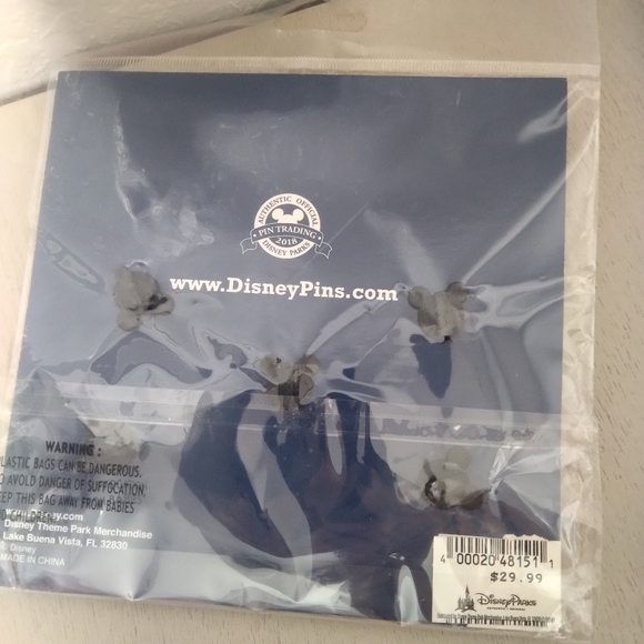 Disney Parks Pin Booster Set 5 pins 2018 - Picture 2 of 4